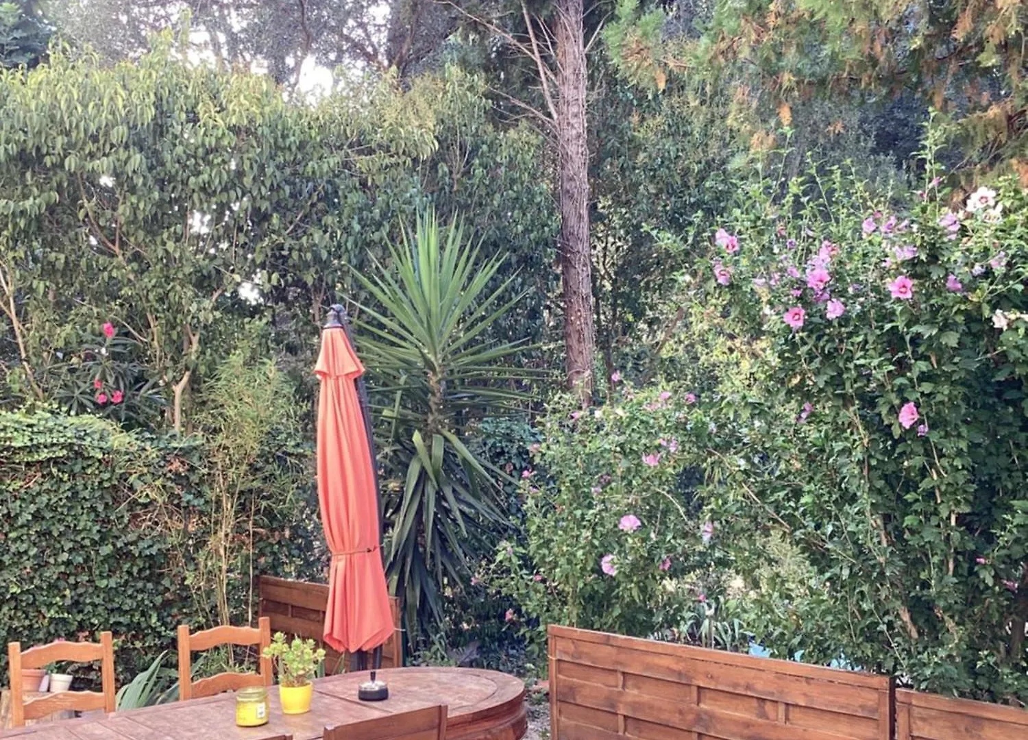 Homestay Eco-Refuge La Nuit Etoilee, Calme, Wifi, Cafe, 5 Mn Centre A Pied, Parking Gratuit, Parking Velo Apartment Arles